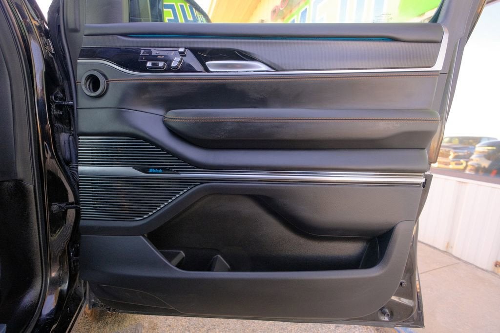 2023 Jeep Grand Wagoneer L Series III Obsidian