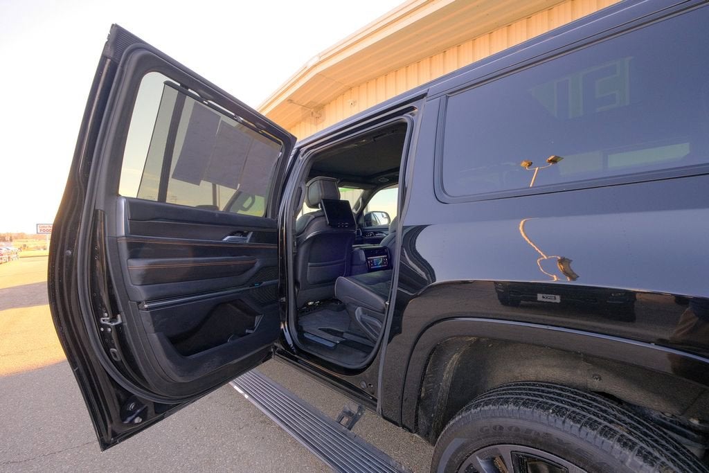 2023 Jeep Grand Wagoneer L Series III Obsidian