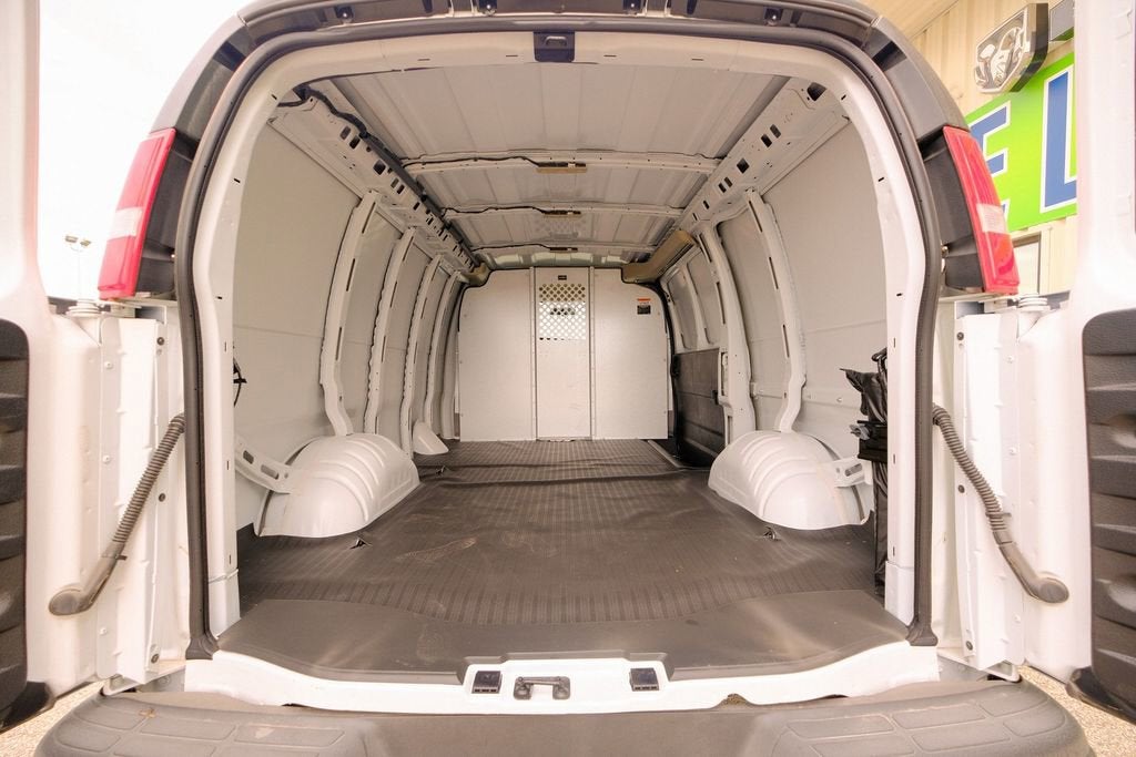 2025 Chevrolet Express Cargo 2500 WT