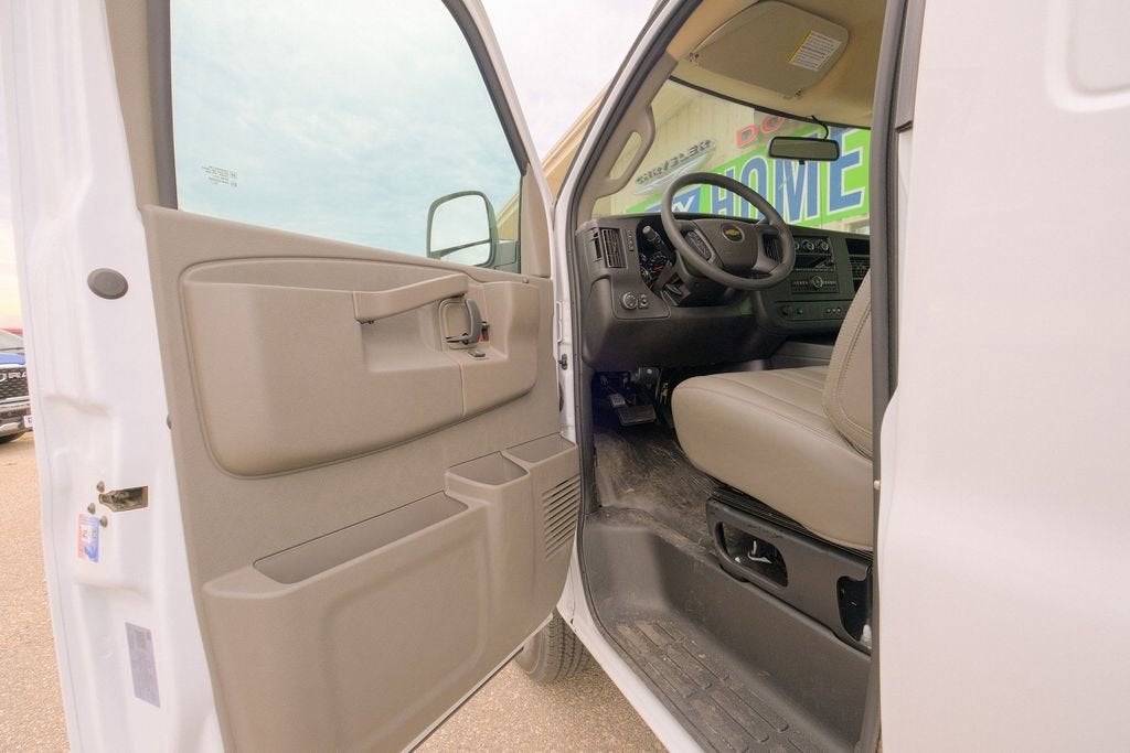 2025 Chevrolet Express Cargo 2500 WT