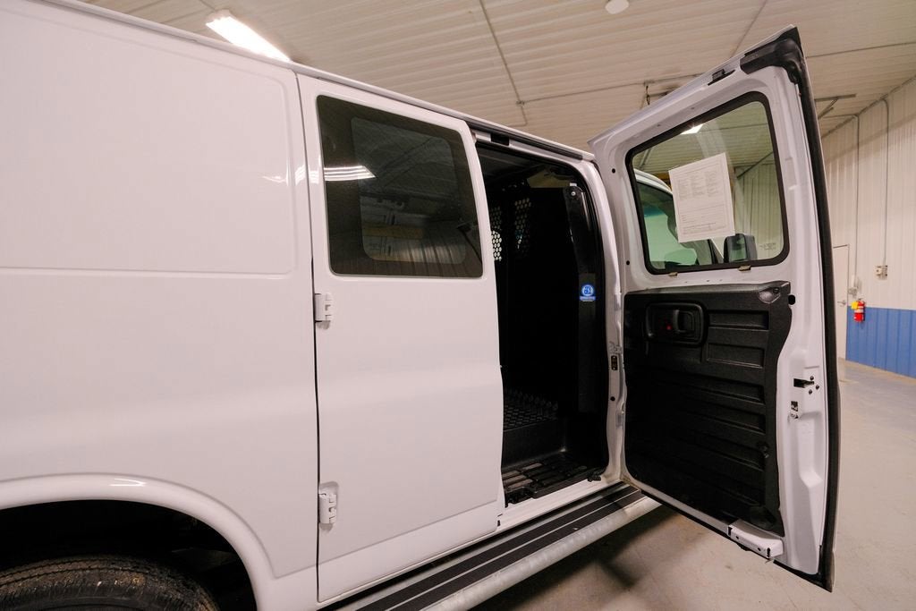 2024 GMC Savana Cargo 2500 Work Van