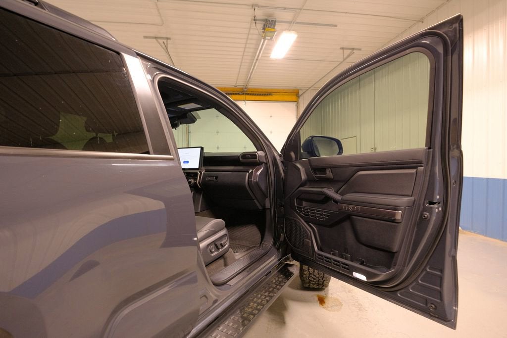 2025 Toyota 4Runner Hybrid TRD Off Road