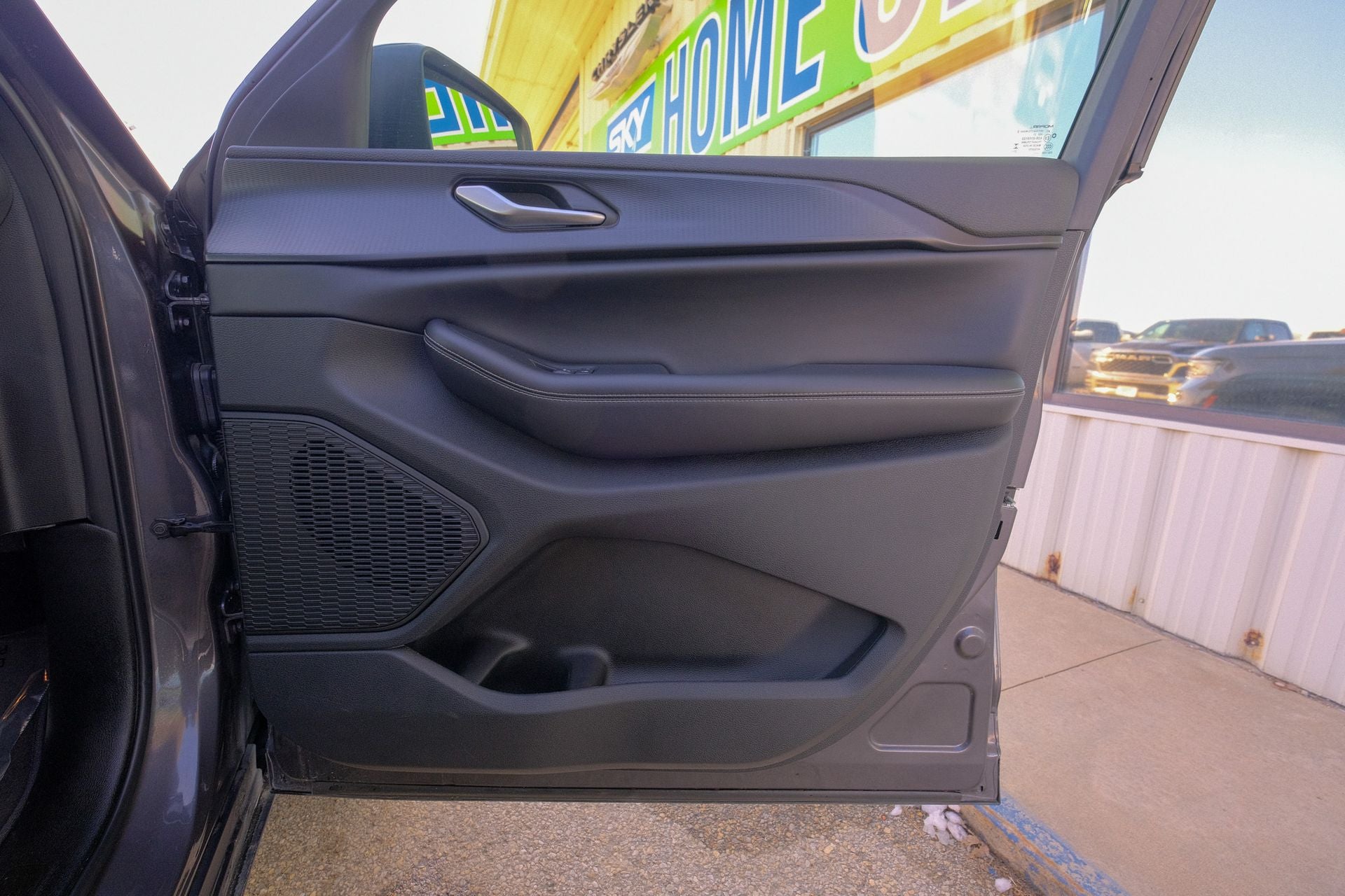 2024 Jeep Grand Cherokee L Laredo 4x4