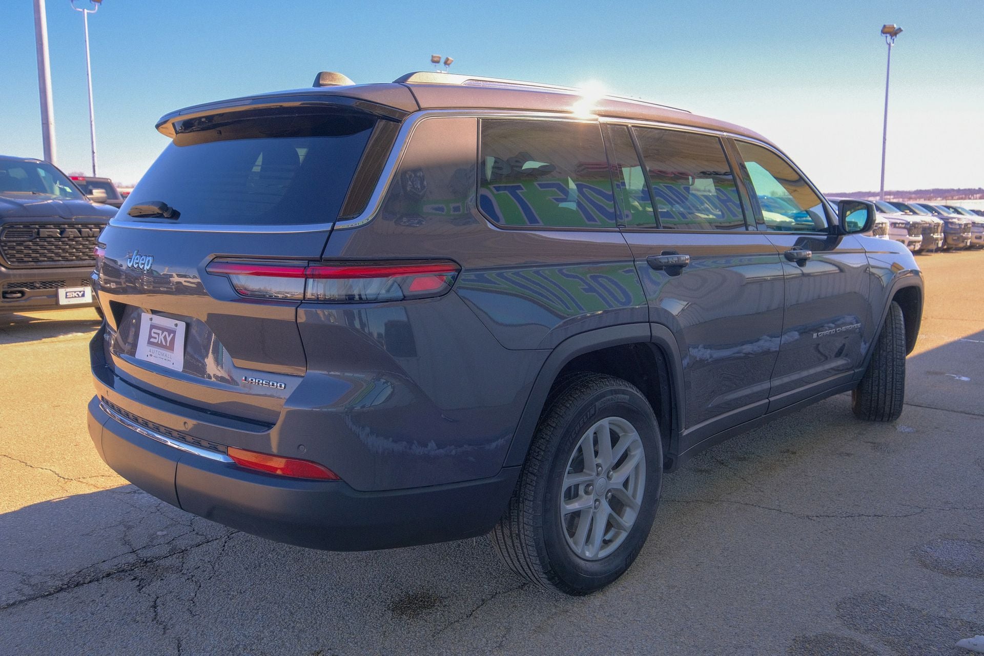 2024 Jeep Grand Cherokee L Laredo 4x4