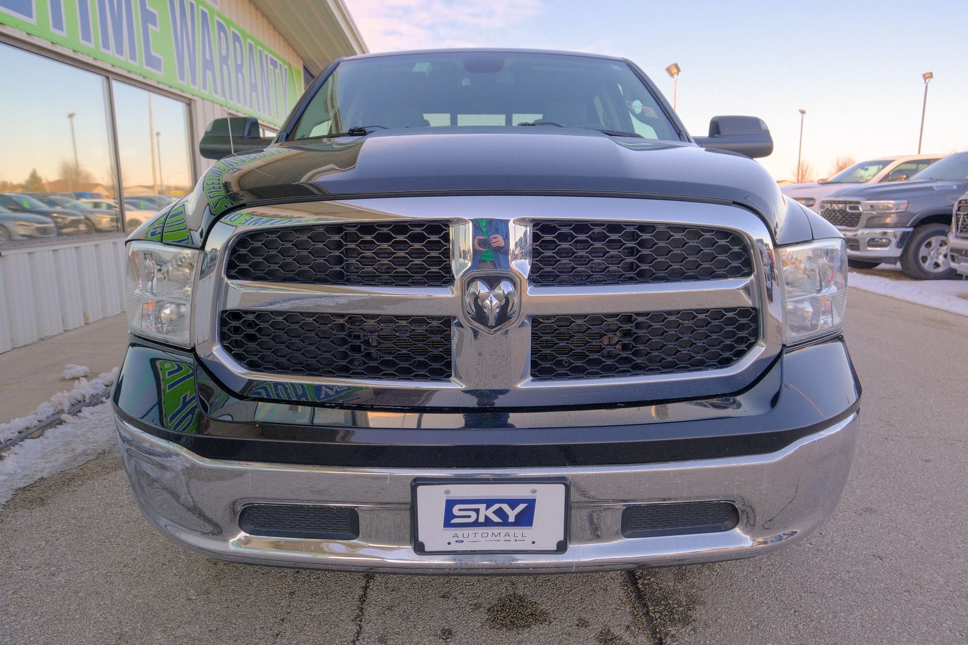 2023 RAM 1500 Classic SLT Crew Cab 4x4 5'7' Box