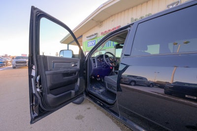 2023 RAM 1500 Classic SLT Crew Cab 4x4 5'7' Box