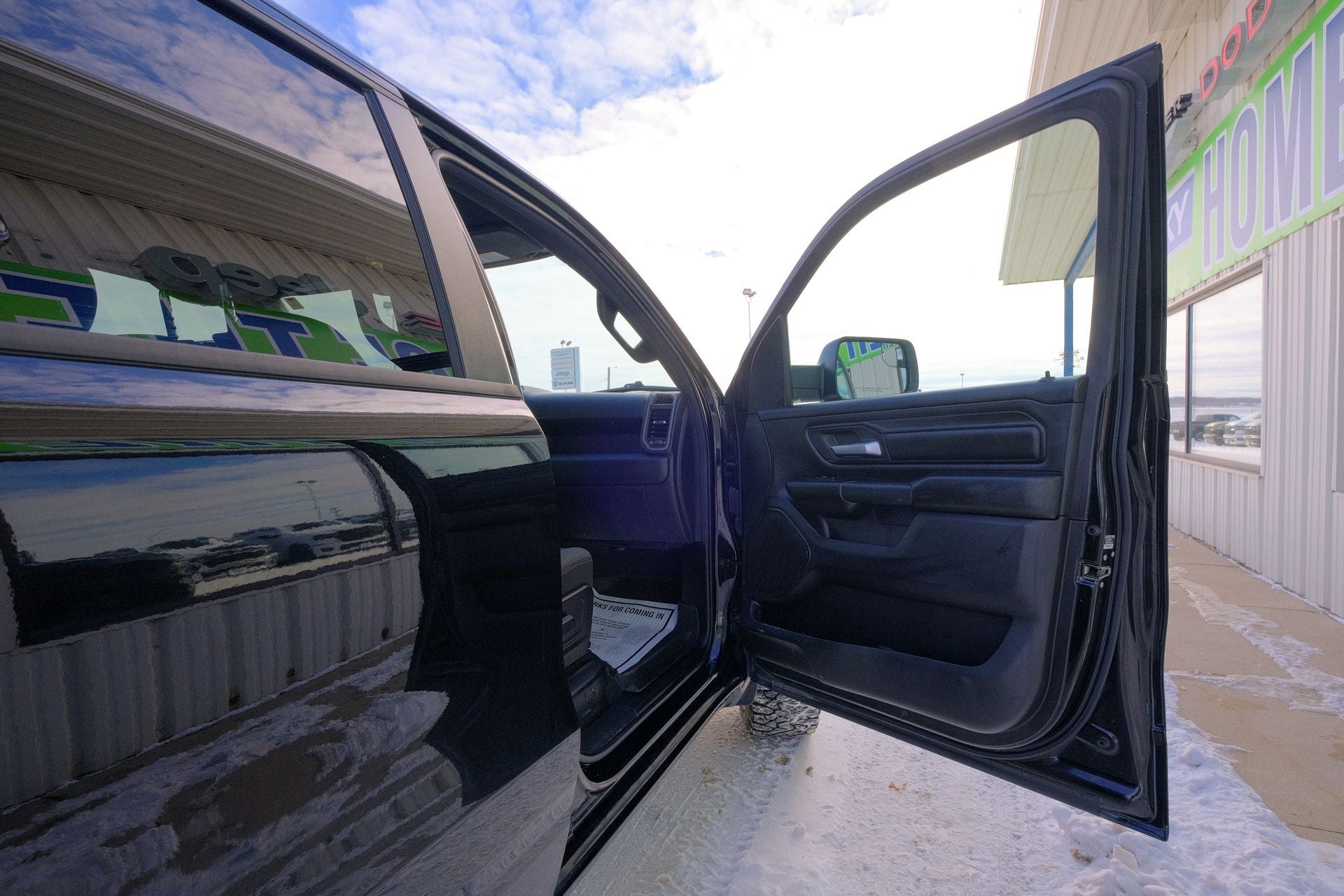 2024 RAM 1500 Tradesman Crew Cab 4x4 5'7' Box