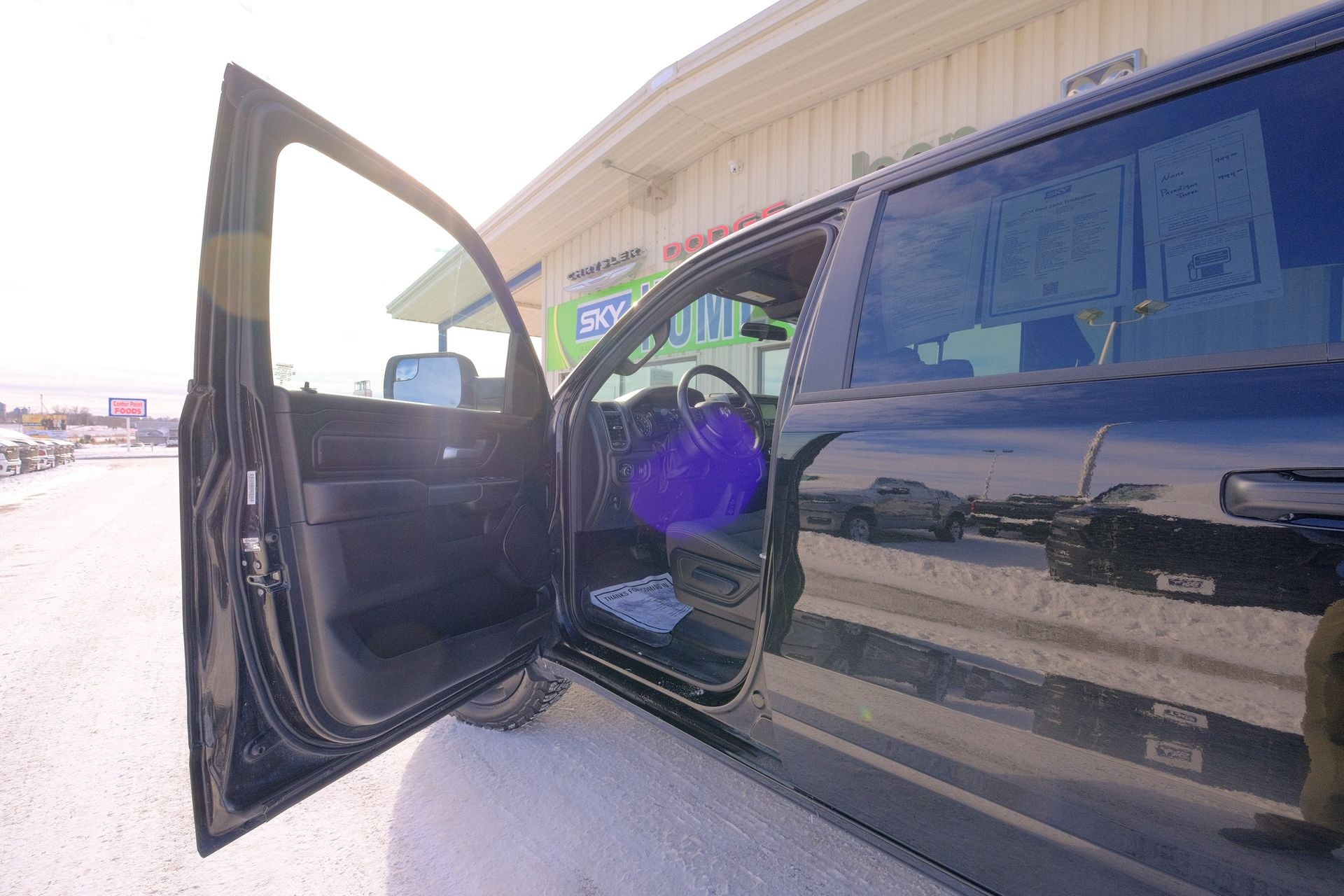 2024 RAM 1500 Tradesman Crew Cab 4x4 5'7' Box