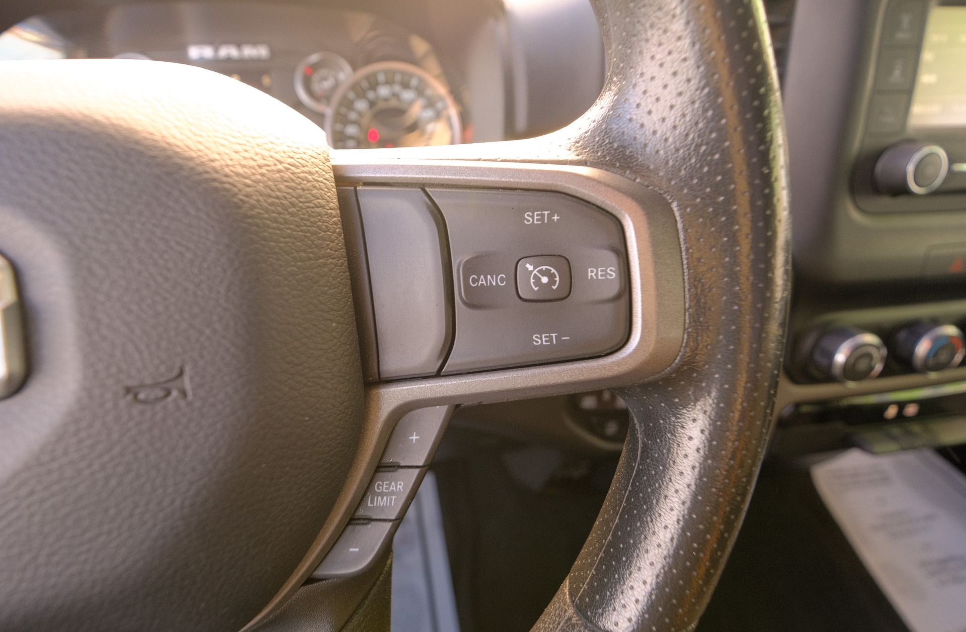 2024 RAM 1500 Tradesman Crew Cab 4x4 5'7' Box