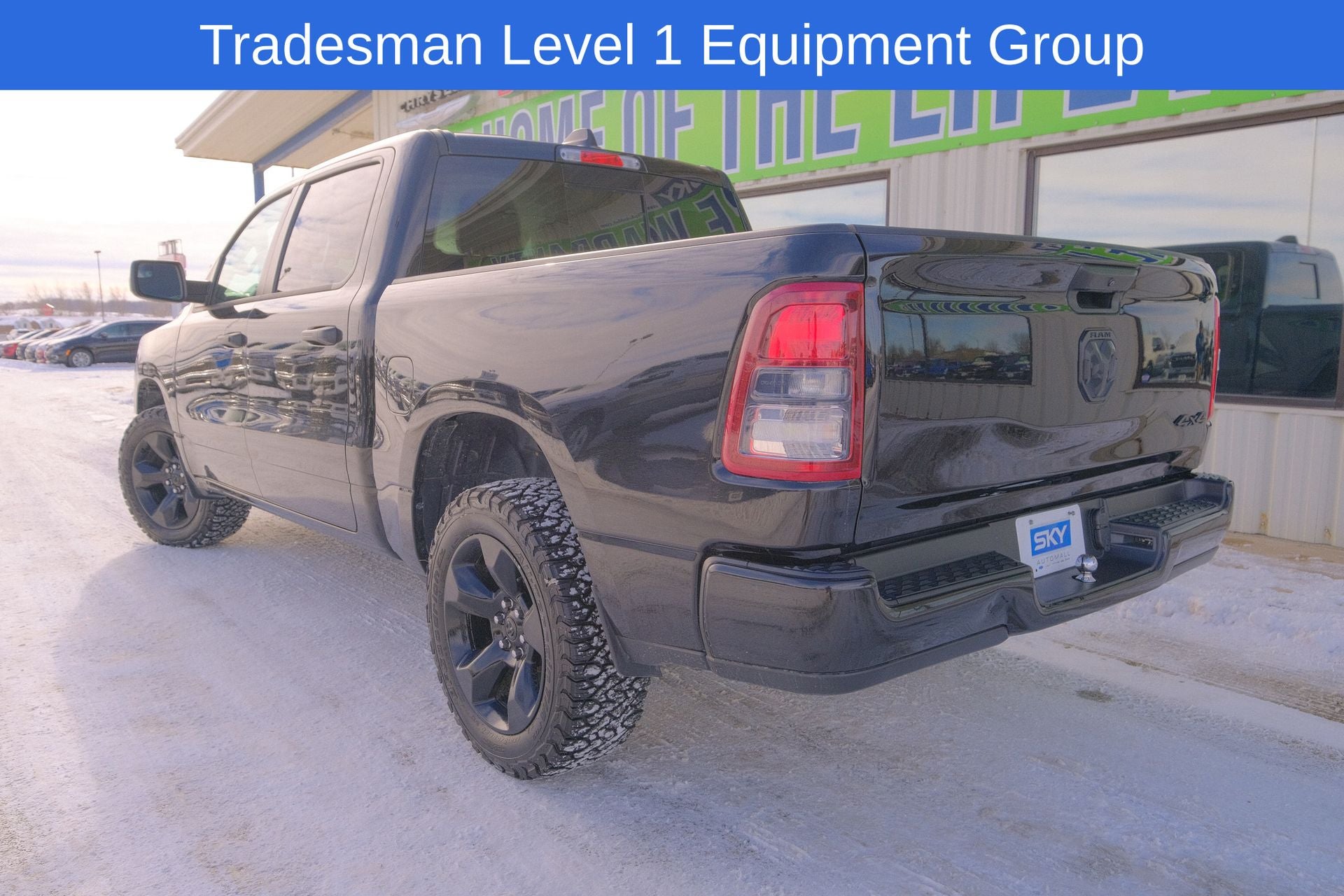 2024 RAM 1500 Tradesman Crew Cab 4x4 5'7' Box