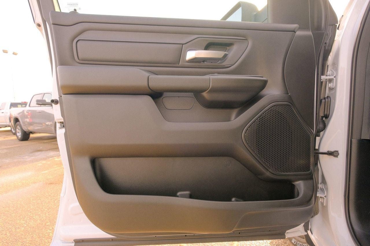 2025 RAM 1500 Tradesman Crew Cab 4x4 5'7' Box