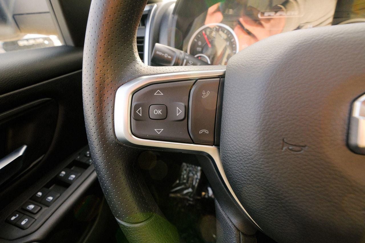 2025 RAM 1500 Tradesman Crew Cab 4x4 5'7' Box