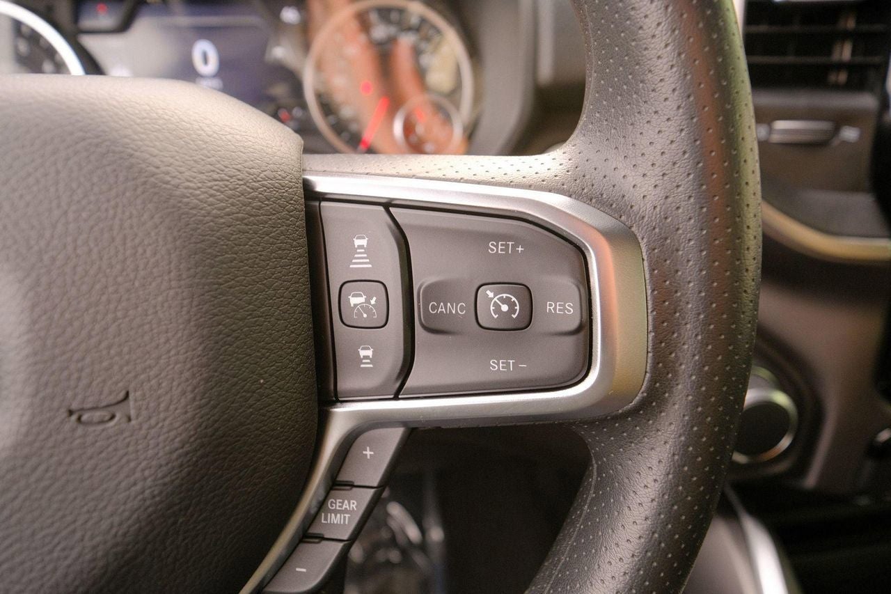 2025 RAM 1500 Tradesman Crew Cab 4x4 5'7' Box