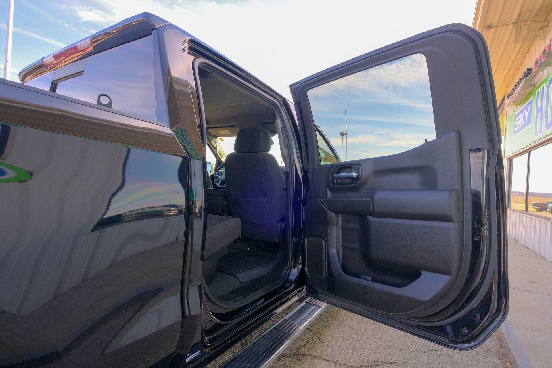 2021 Chevrolet Silverado 1500 2WD Crew Cab Short Bed LT