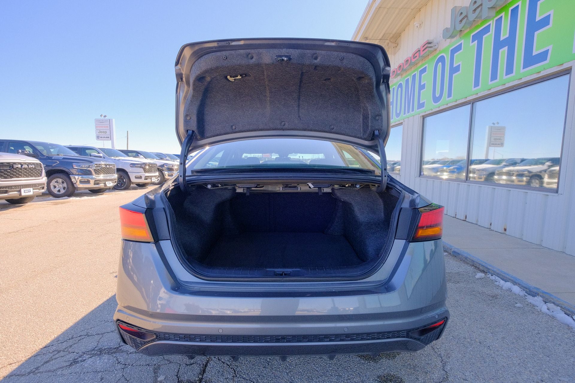 2025 Nissan Altima SV FWD