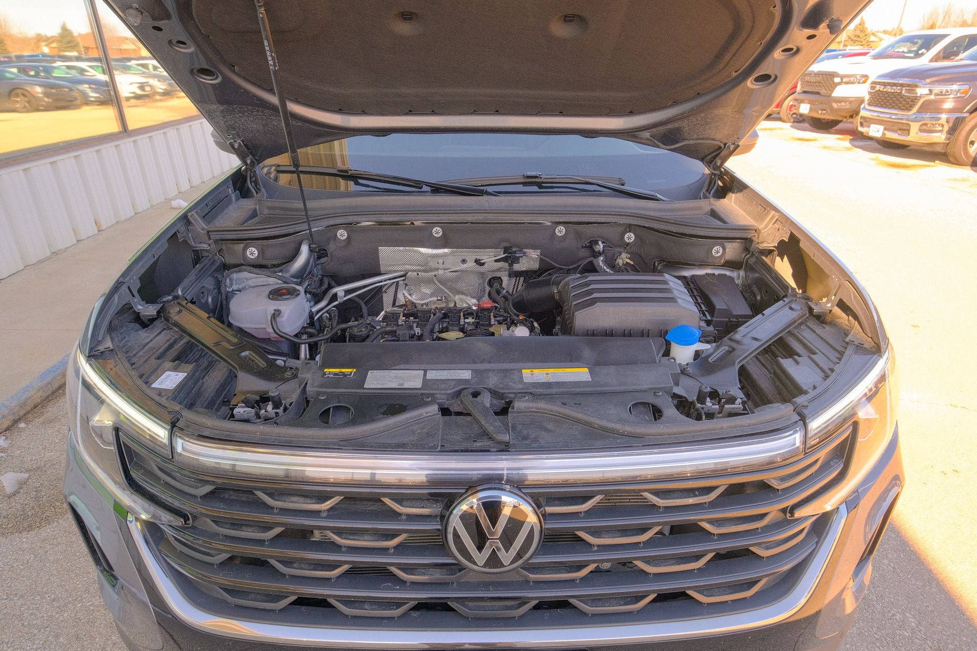 2025 Volkswagen Atlas Cross Sport 2.0T SE w/Technology