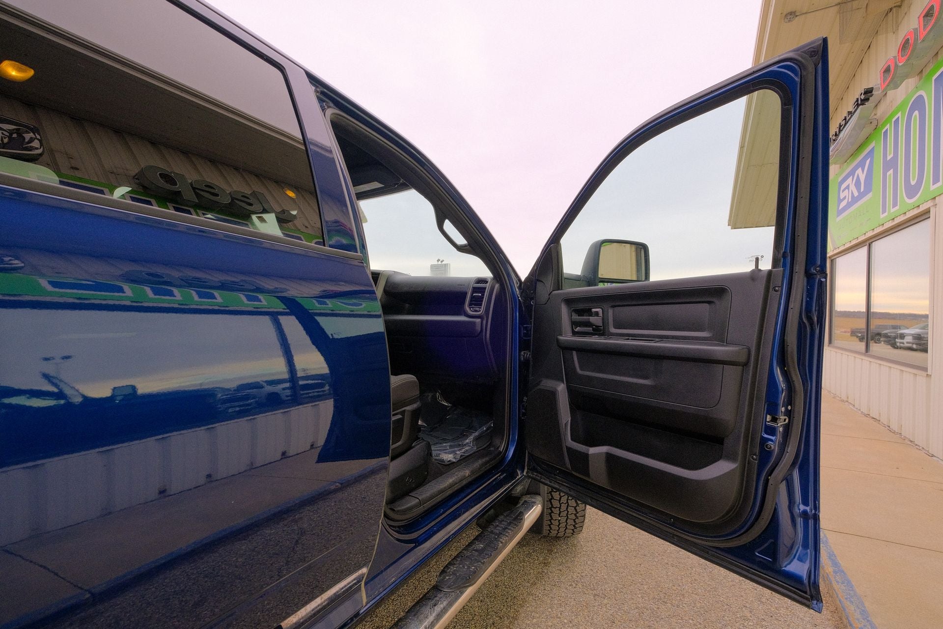 2024 RAM 3500 Tradesman Crew Cab 4x4 6'4' Box