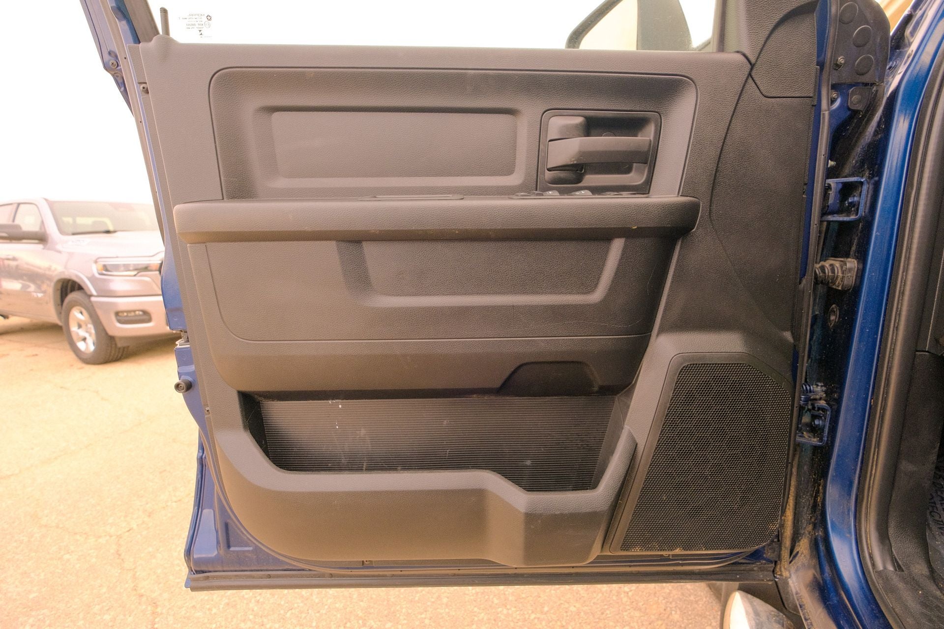 2024 RAM 3500 Tradesman Crew Cab 4x4 6'4' Box