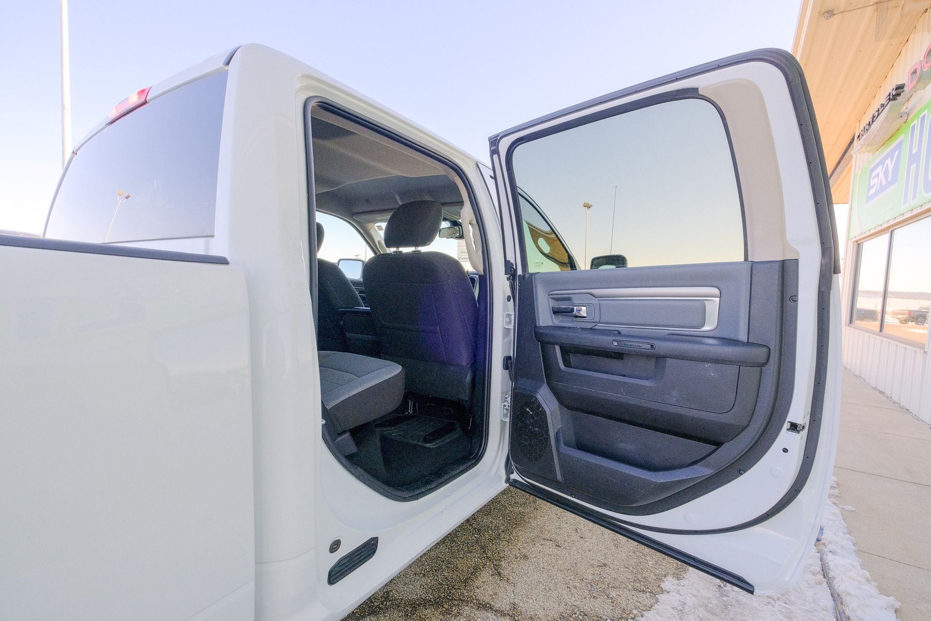 2023 RAM 1500 Classic SLT Crew Cab 4x4 5'7' Box