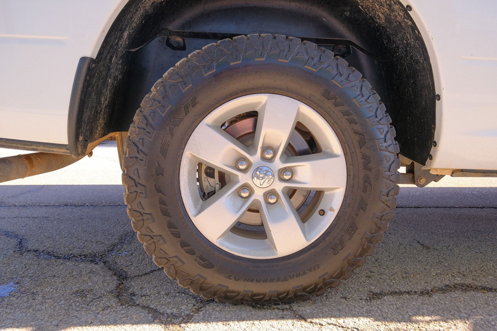 2023 RAM 1500 Classic SLT Crew Cab 4x4 5'7' Box