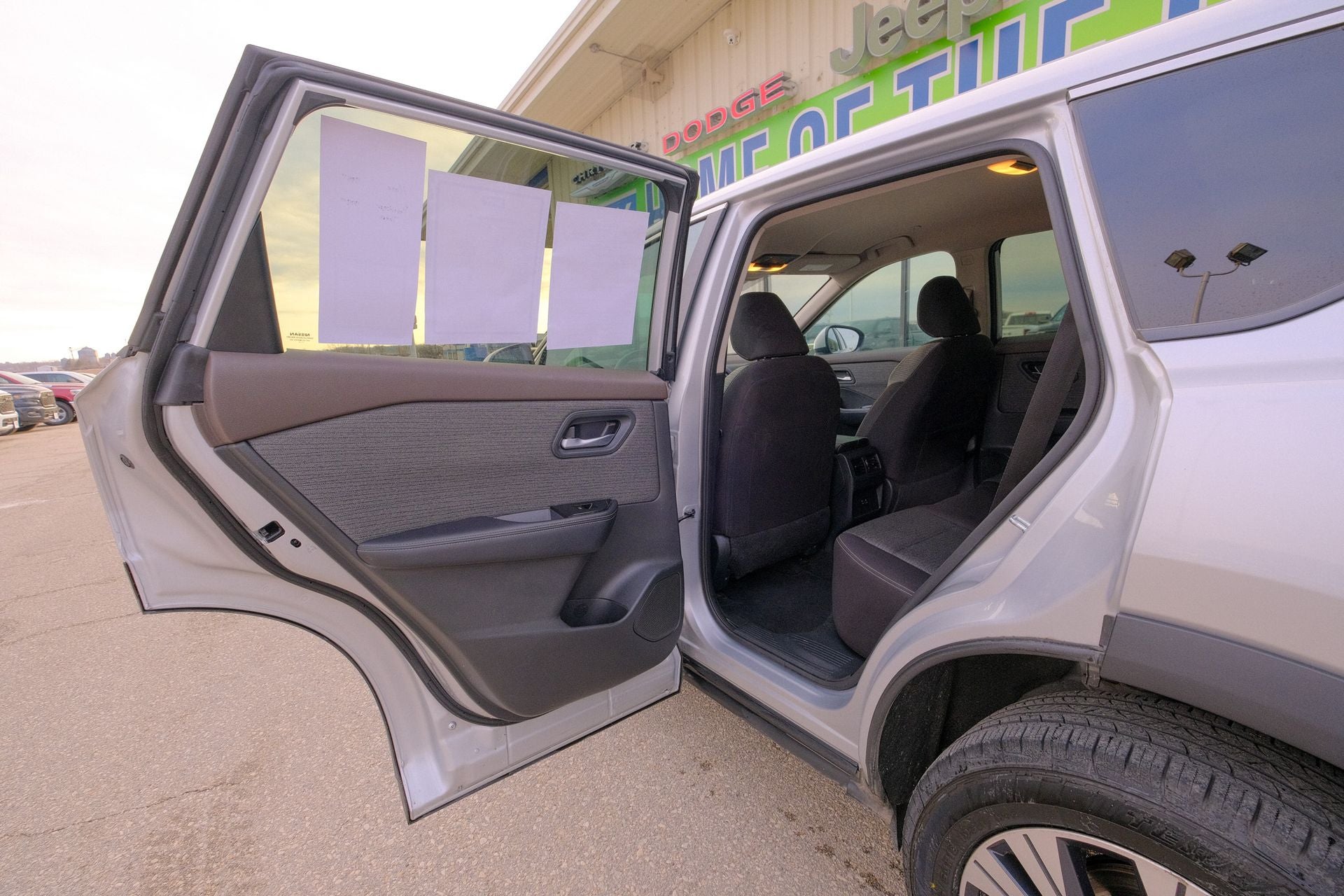 2023 Nissan Rogue SV FWD