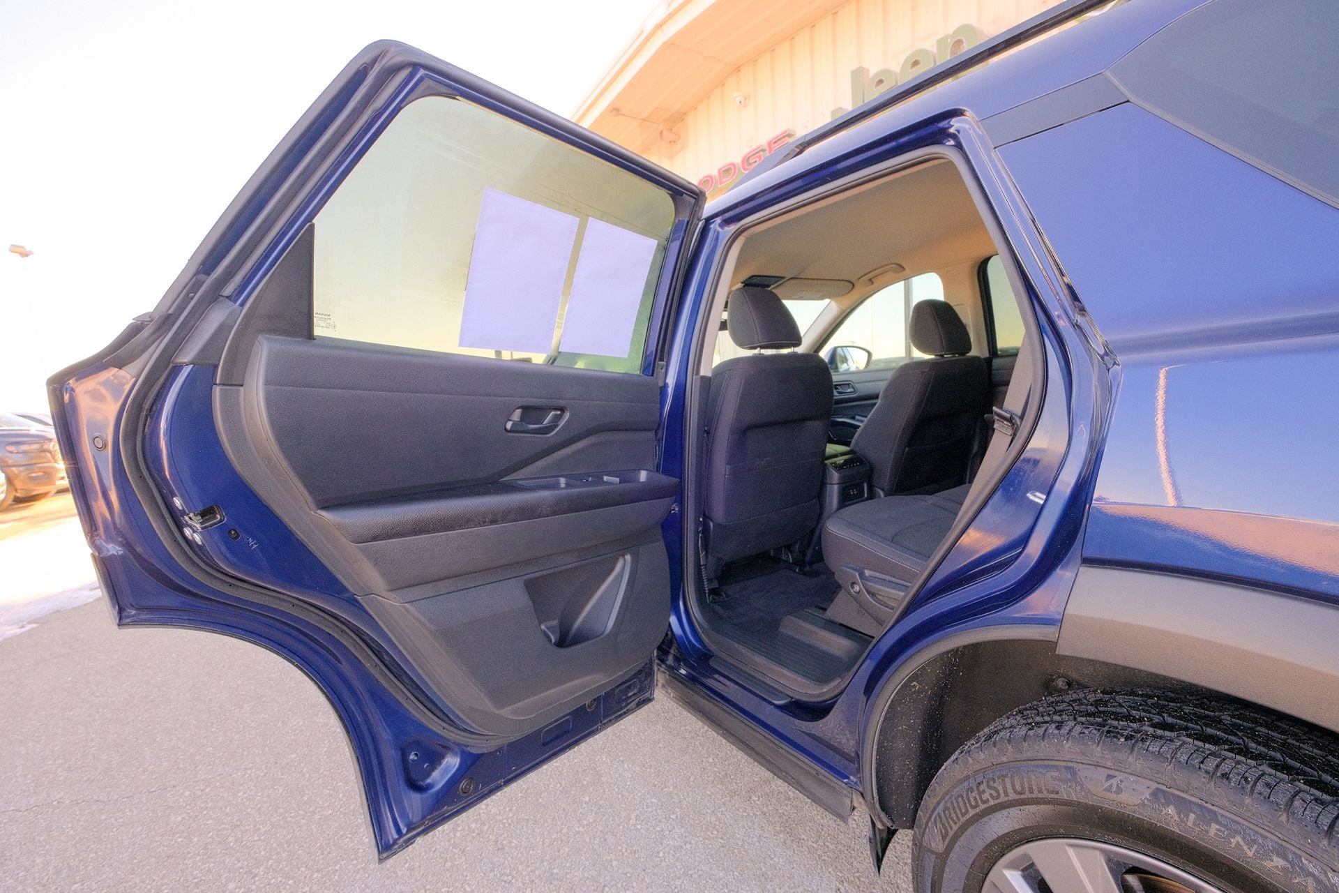 2025 Nissan Pathfinder SV 4WD