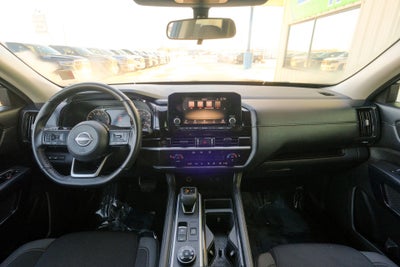 2025 Nissan Pathfinder SV 4WD