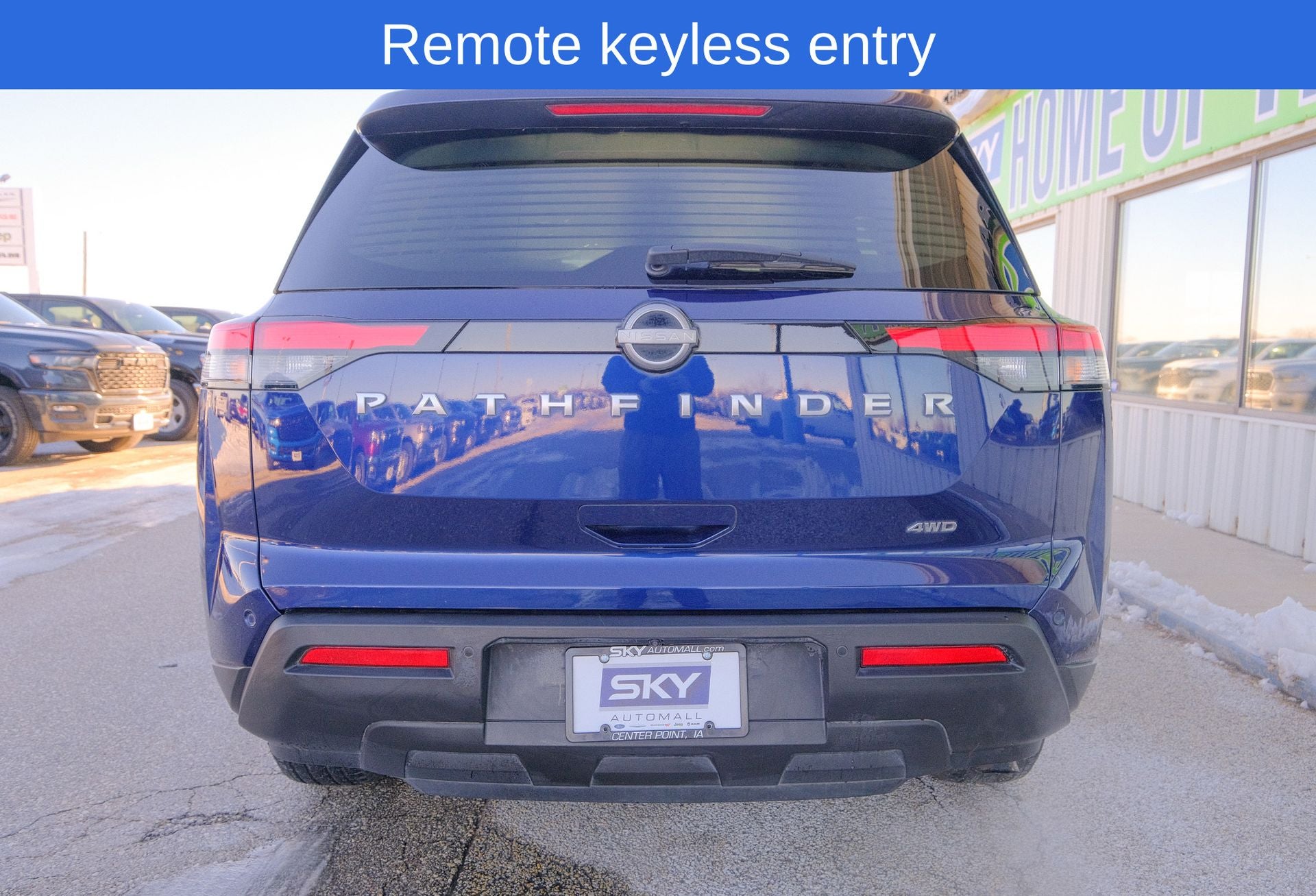 2025 Nissan Pathfinder SV 4WD