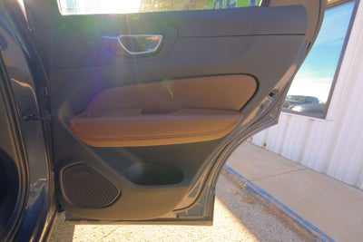 2022 Volvo XC60 B5 Momentum