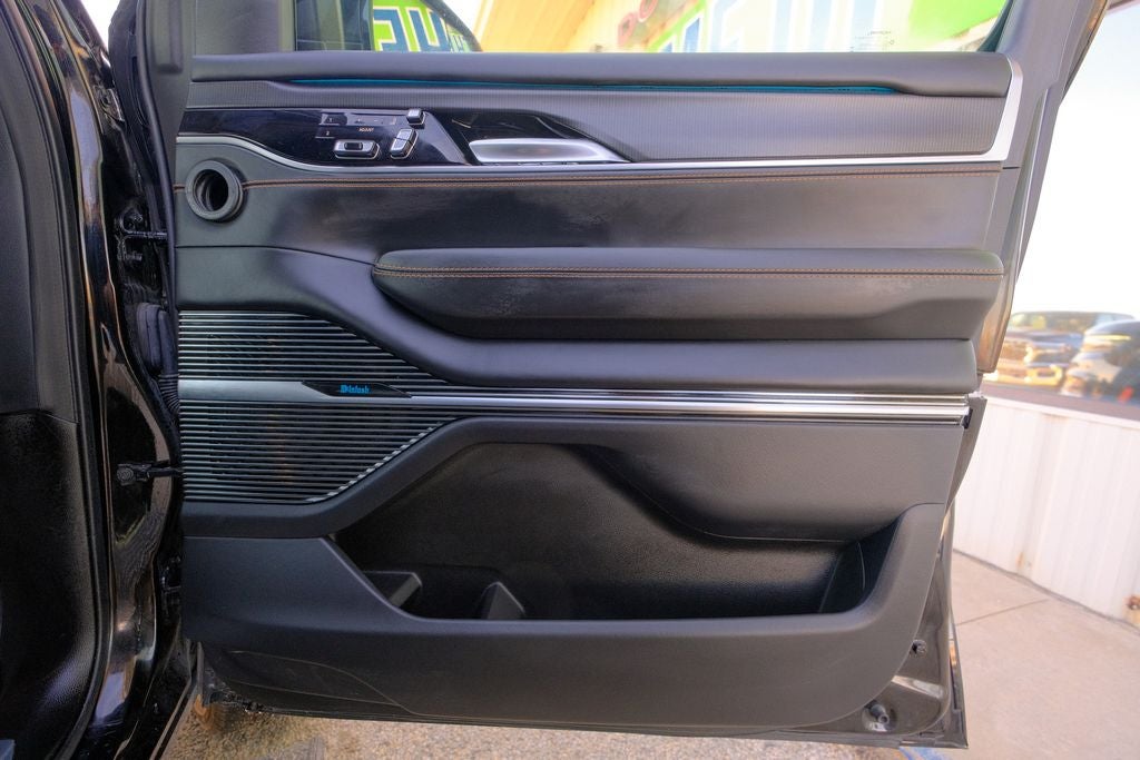 2023 Jeep Grand Wagoneer L Series III