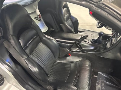 2001 Chevrolet Corvette Base