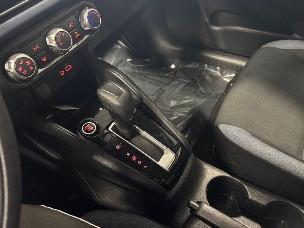 2023 Nissan Versa 1.6 SV