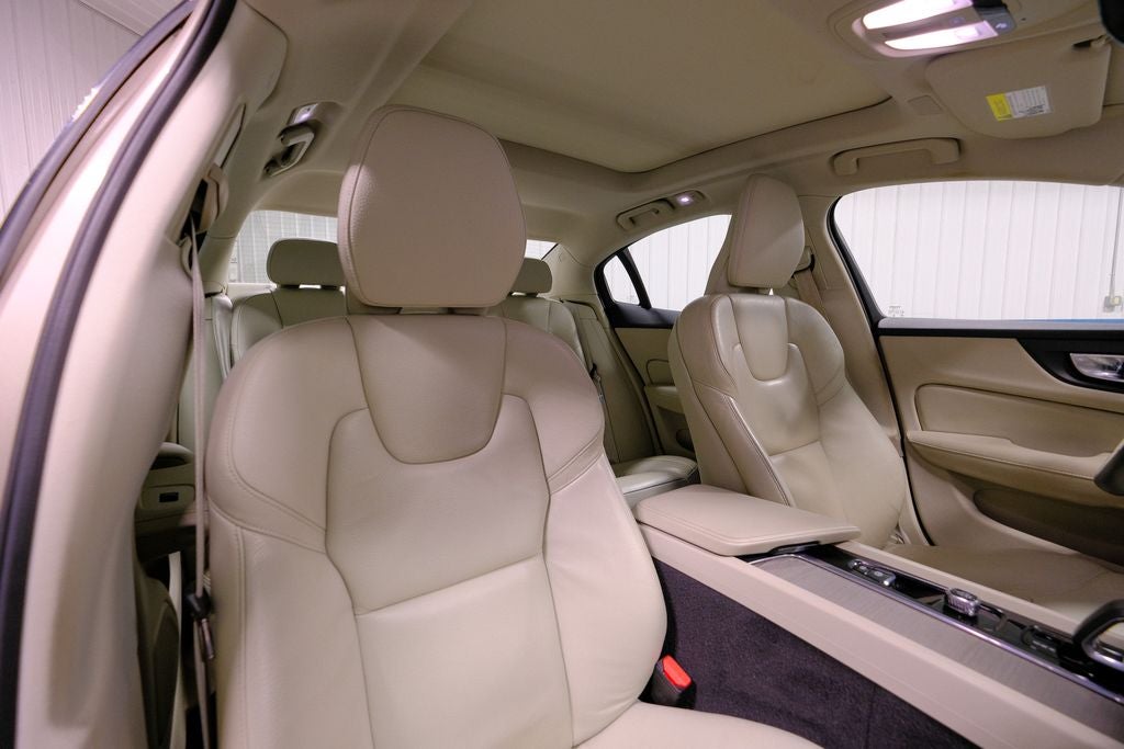 2024 Volvo S60 B5 Plus Dark Theme