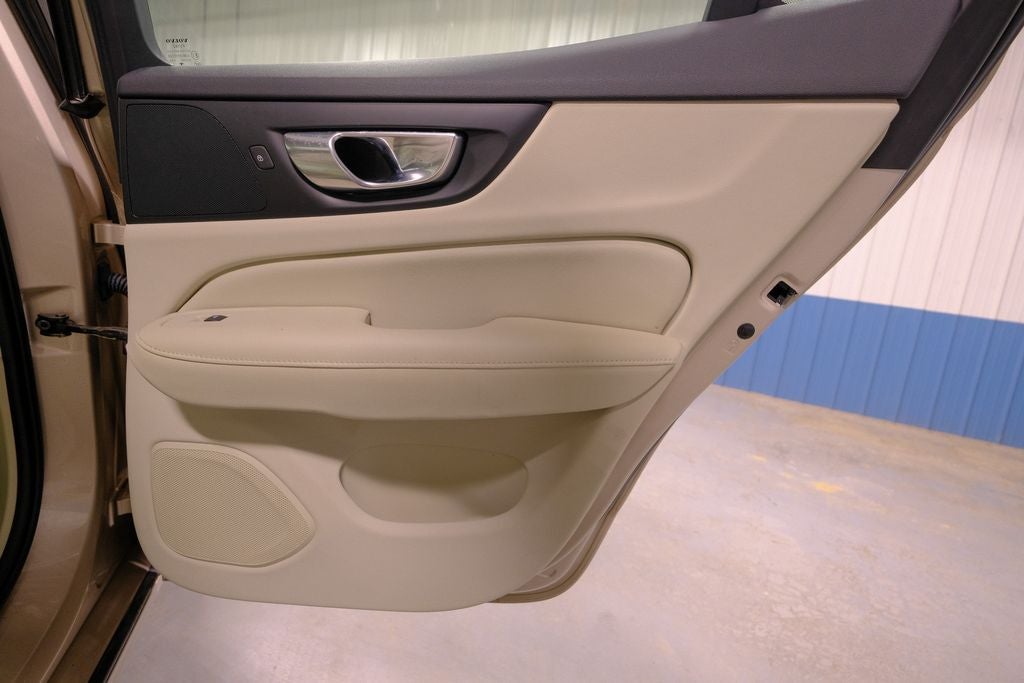 2024 Volvo S60 B5 Plus Dark Theme