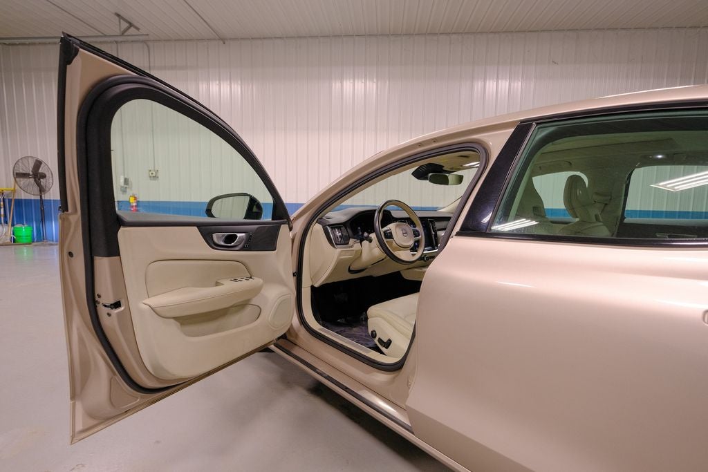 2024 Volvo S60 B5 Plus Dark Theme