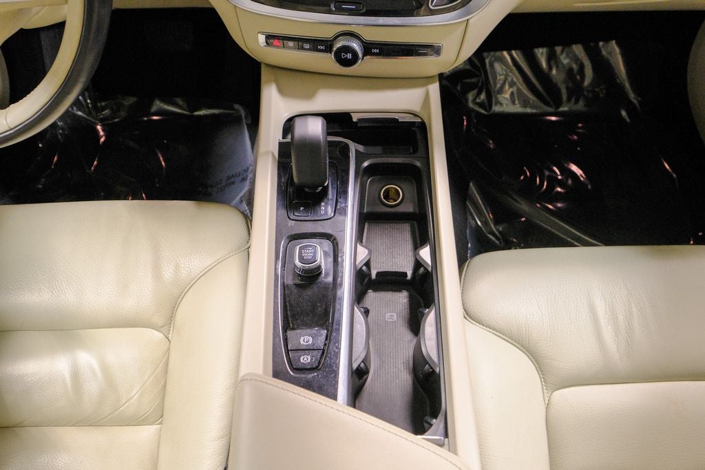 2024 Volvo S60 B5 Plus Dark Theme