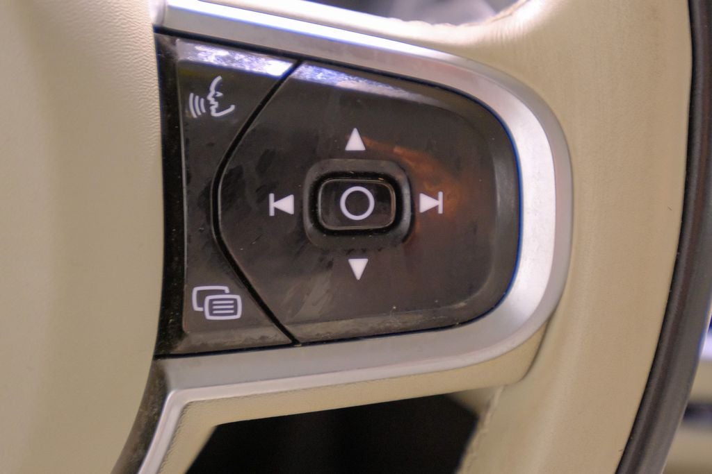 2024 Volvo S60 B5 Plus Dark Theme