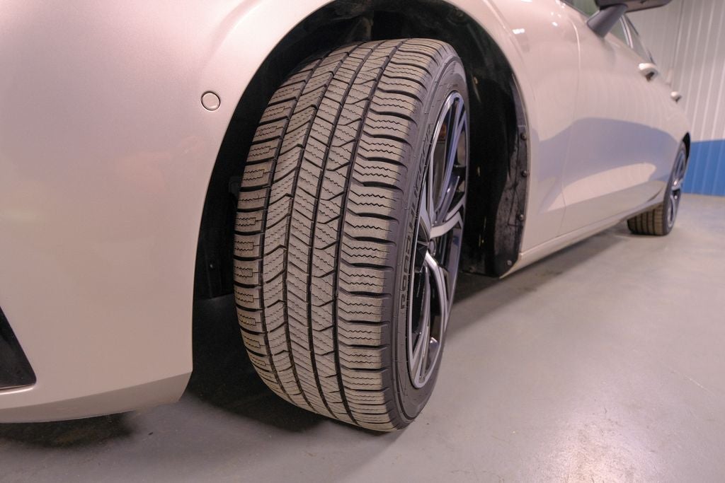 2024 Volvo S60 B5 Plus Dark Theme