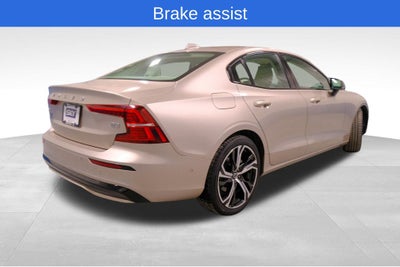 2024 Volvo S60 B5 Plus Dark Theme