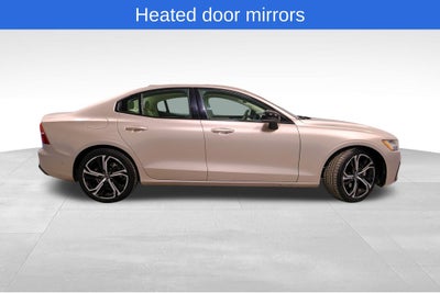 2024 Volvo S60 B5 Plus Dark Theme